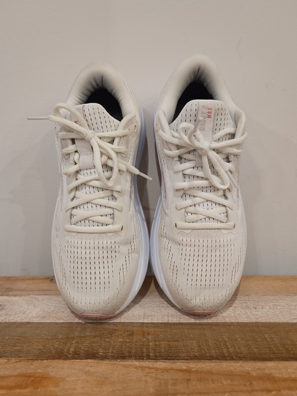Brooks Ghost Max 2 Women's Size 10 Coconut Milk Zephyr Sneakers - Picture 4 of 11